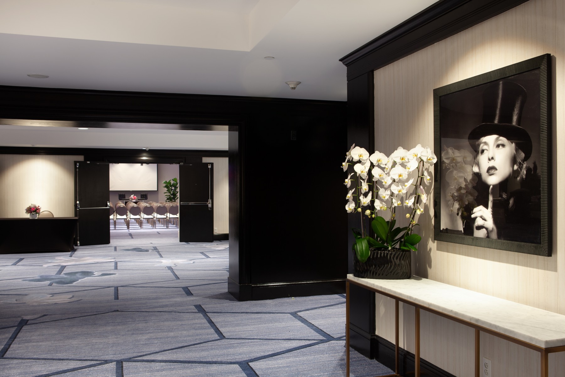 Photo of the hotel Sofitel Los Angeles at Beverly Hills: Beverly foyer decor detail 2 medium rez